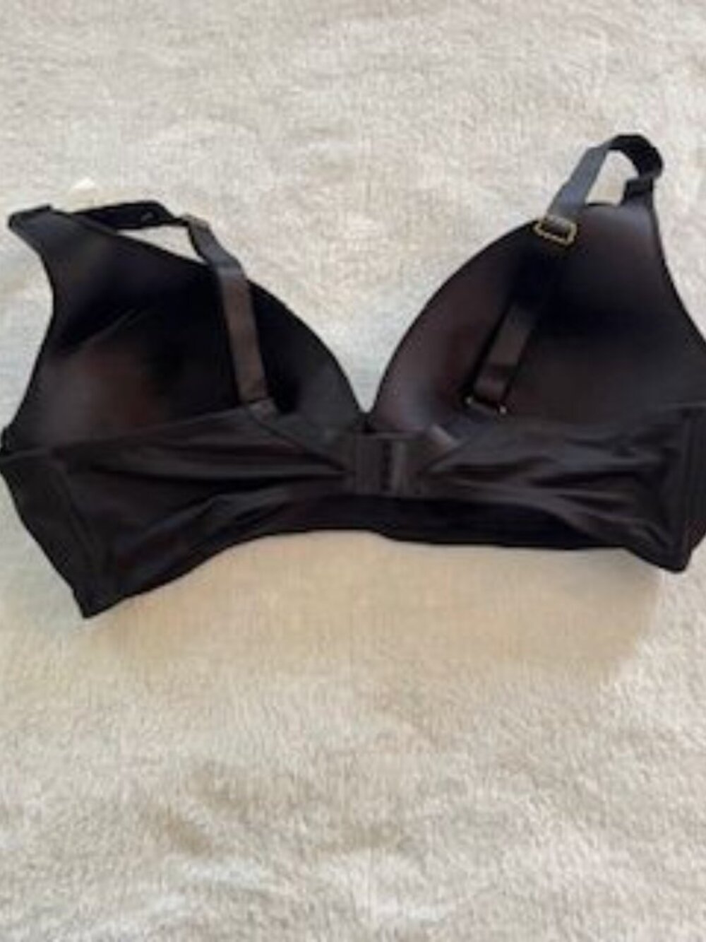 Daisy Fuentes Bra - Picture 2 of 3